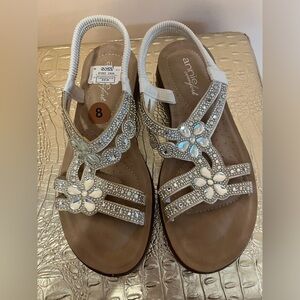 Annie comfort sandals Size 8 NWT